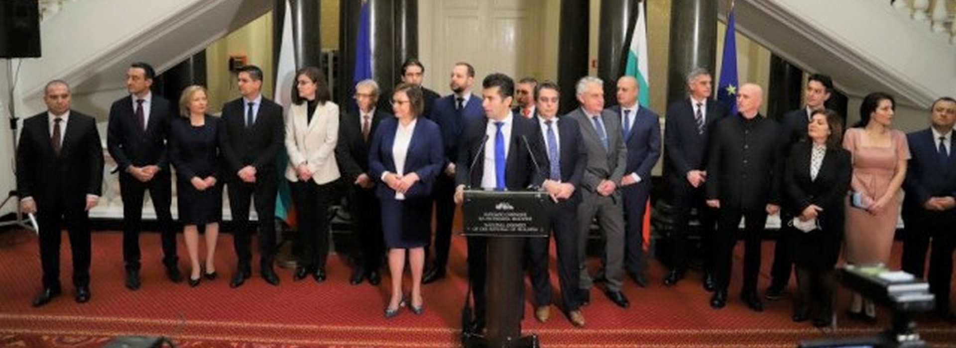 Коаліція чотирьох партій формує новий уряд Болгарії